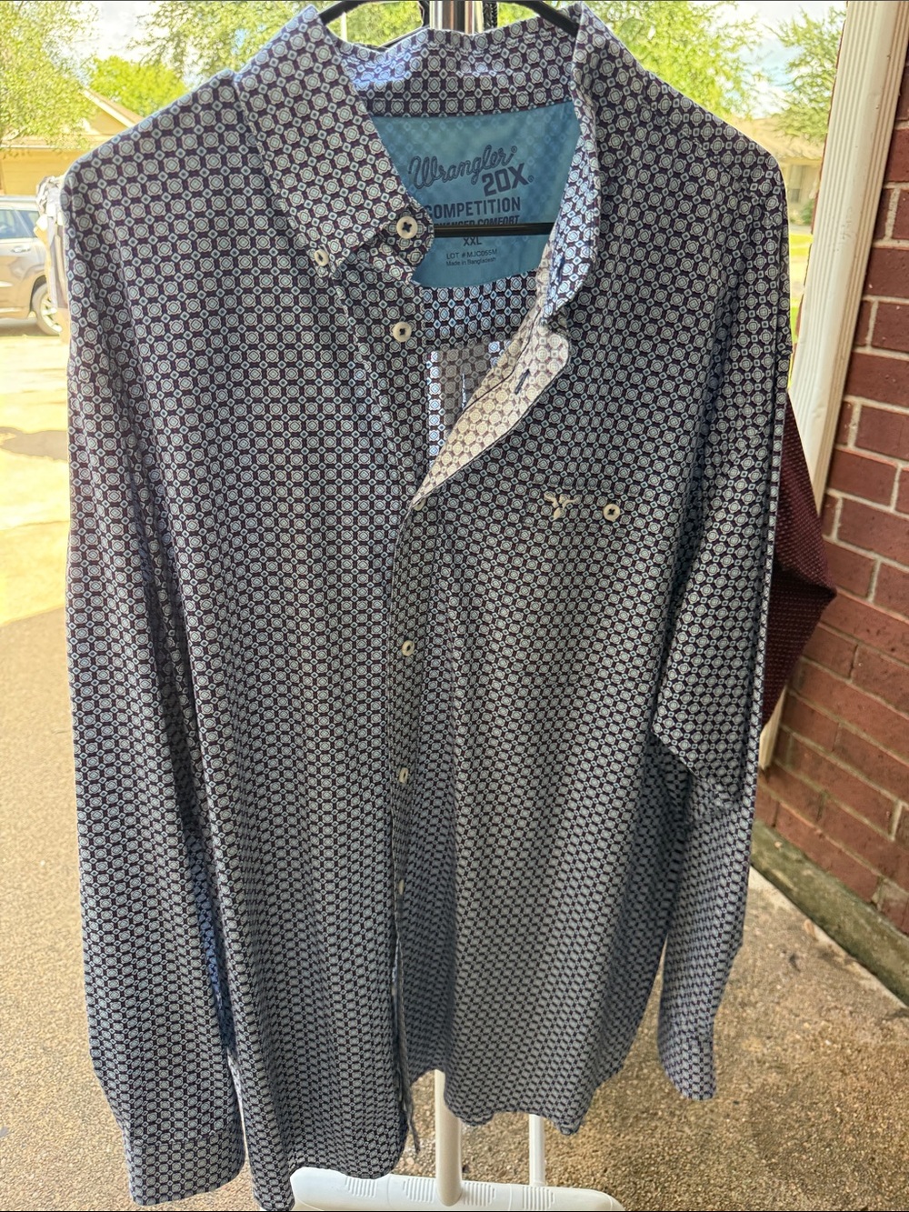 Wrangler Men's Navy and White Geometric Button-Down Shirt